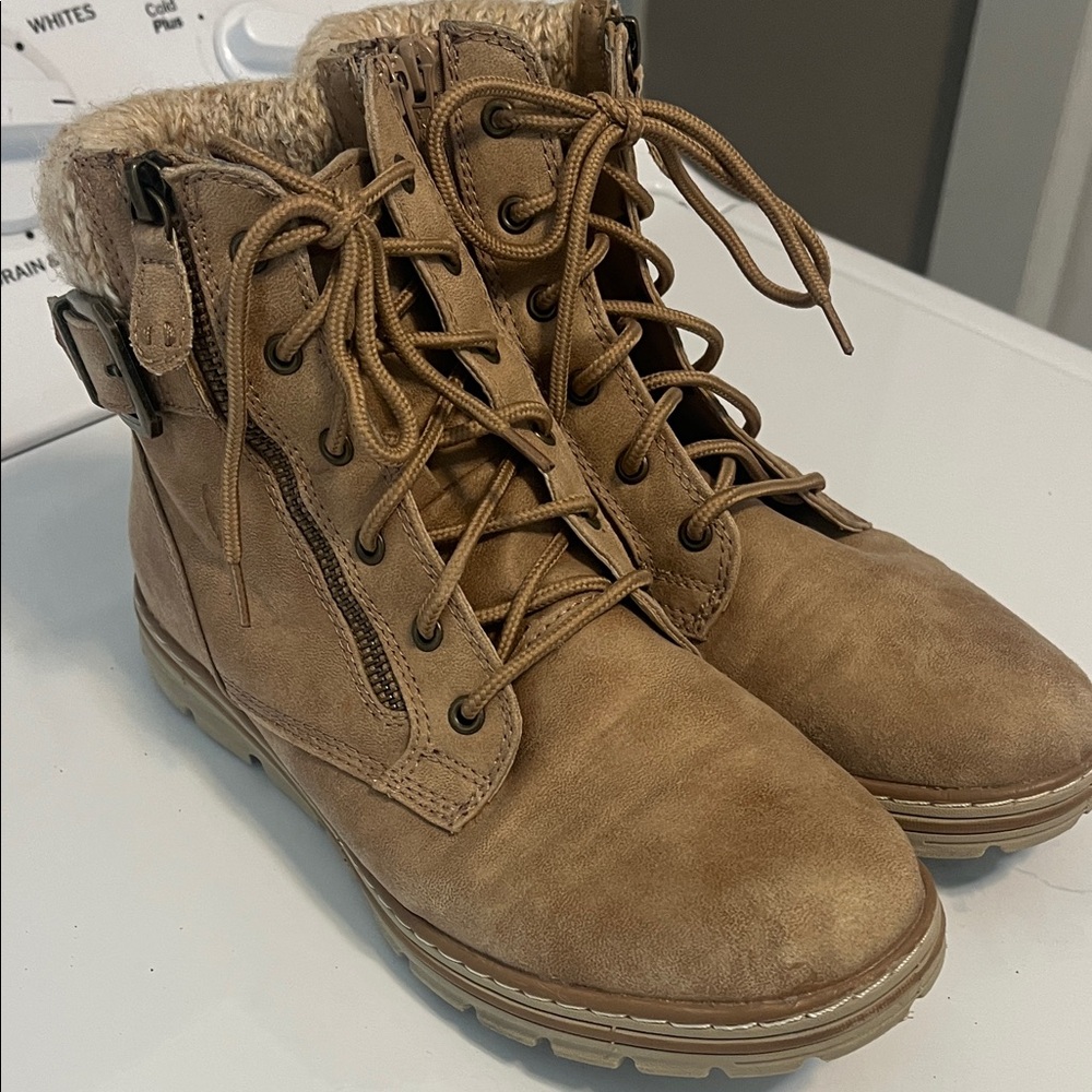 Men's Tan Lace-Up Boots
